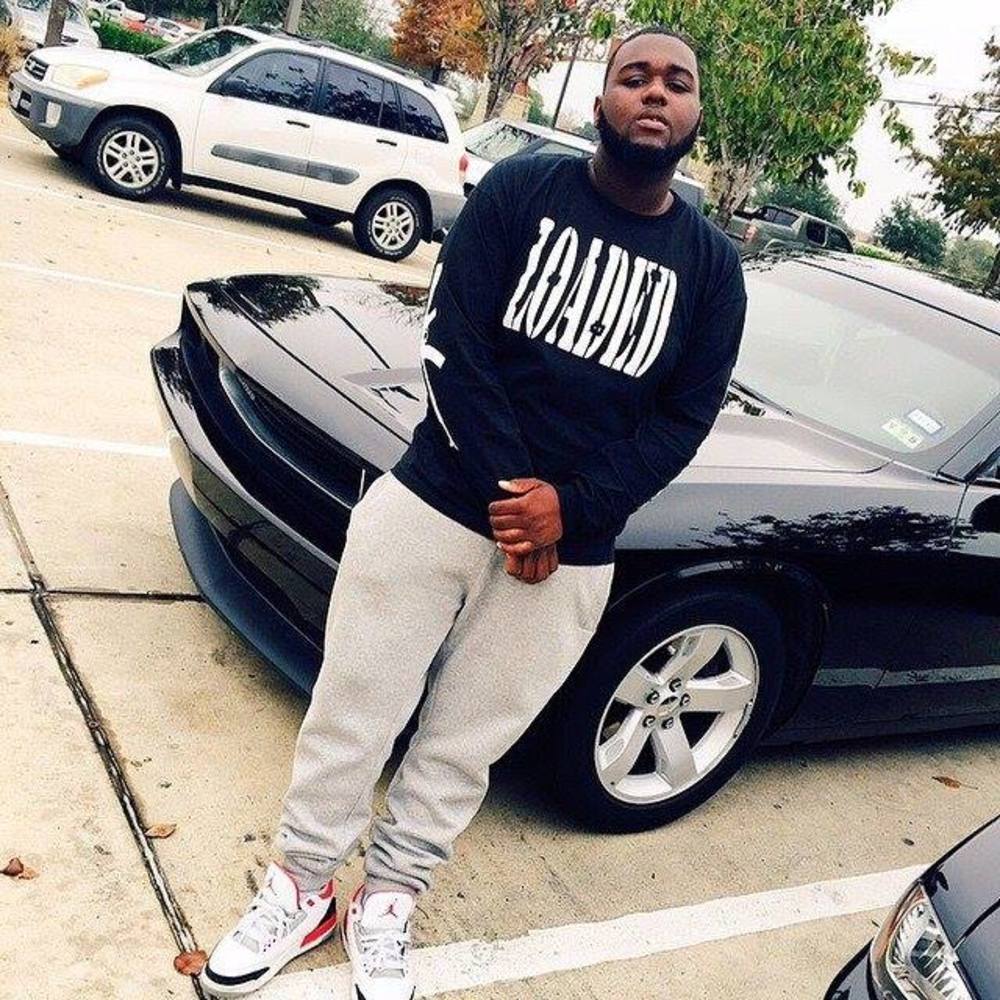 Meet your Posher, Tee